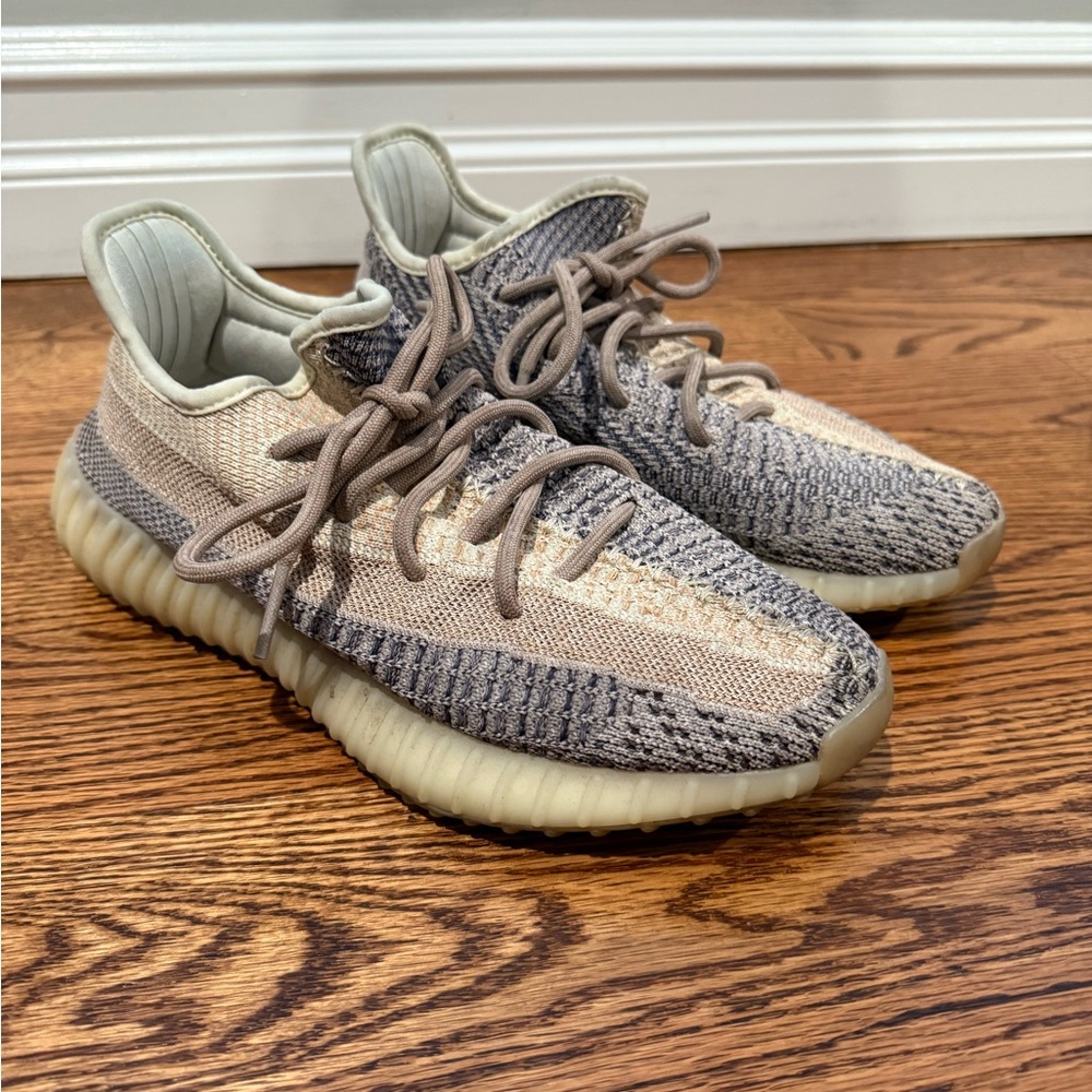 Adidas Yeezy Boost 350 V2 Sneakers in Ash Pearl